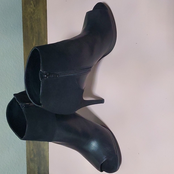 Nine West Women's Leather Peep Toe Ankle Boots, Size 9.5 - Picture 4 of 4